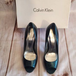 Calvin Klein Daliah Metallic Snakeskin Platform Open-toe Heel, 8.5, Evergreen